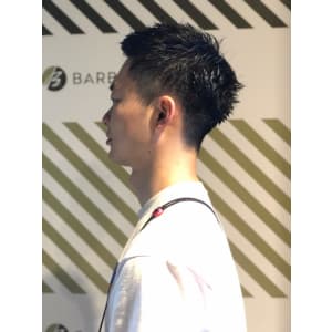 大人の刈り上げスタイル【BARBER-BAR】