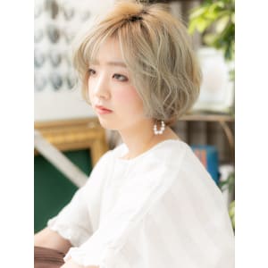 個性的ハイトーン！外国人風エアリーボブ　シースルーバング