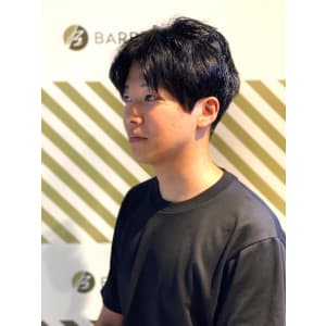センターパートスタイル【BARBER-BAR】