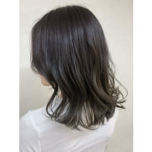 Lia＆伊藤夏海 大人かわいいアッシュグラデーション