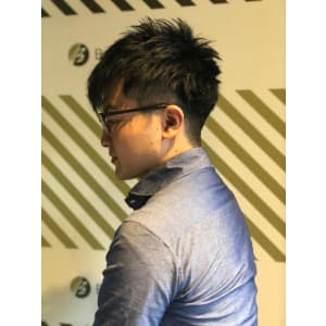 大人の刈り上げスタイル【BARBER-BAR】