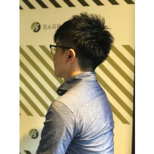 大人の刈り上げスタイル【BARBER-BAR】