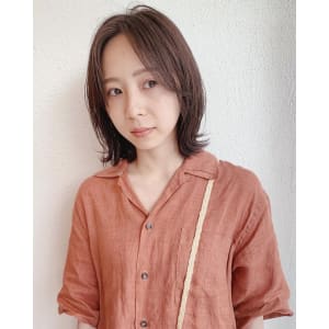センターパートボブディ