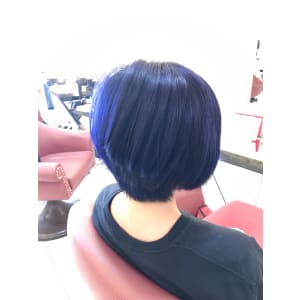 《QUALIS》10代20代ネイビーブルーボブ