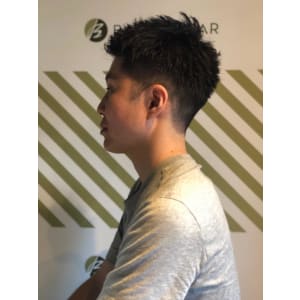 大人の刈り上げスタイル【BARBER-BAR】
