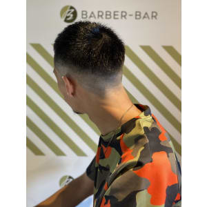 BARBER-BARで夏のフェードスタイル