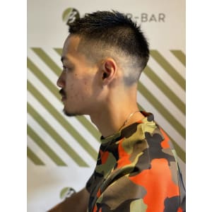 BARBER-BARで夏のフェードスタイル