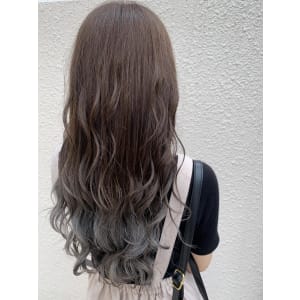 Lia＆伊藤夏海 大人かわいいグラデーションカラー