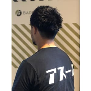 大人の刈り上げスタイル【BARBER-BAR】