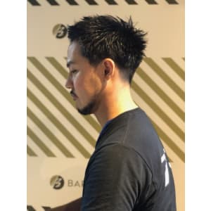大人の刈り上げスタイル【BARBER-BAR】