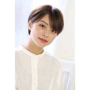 流し前髪でつくる丸みショート