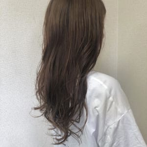 ベージュカラー