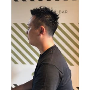 フェードカットスタイル【BARBER-BAR】
