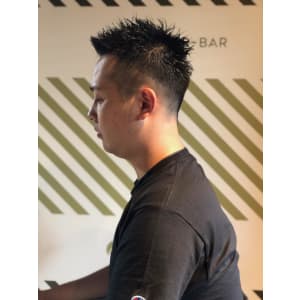 フェードカットスタイル【BARBER-BAR】
