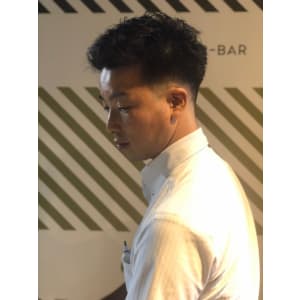 大人の刈り上げスタイル【BARBER-BAR】