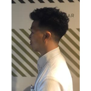 大人の刈り上げスタイル【BARBER-BAR】