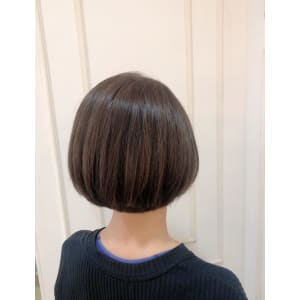 crop es辻堂　山口　ベージュカラーミニボブ