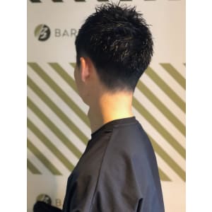 フェードカットスタイル【BARBER-BAR】