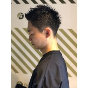 フェードカットスタイル【BARBER-BAR】