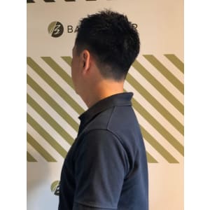 大人の刈り上げスタイル【BARBER-BAR】