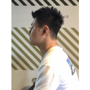 大人の刈り上げスタイル【BARBER-BAR】