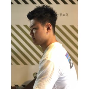 大人の刈り上げスタイル【BARBER-BAR】