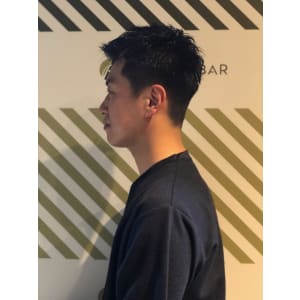 大人の刈り上げスタイル【BARBER-BAR】