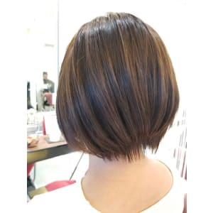 【QUALIS】20代30代  スッキリショートボブ