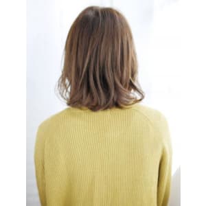かきあげバングのキレイめカールスタイル