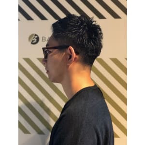 大人の刈り上げスタイル【BARBER-BAR】