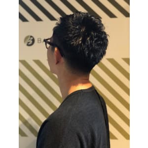 大人の刈り上げスタイル【BARBER-BAR】