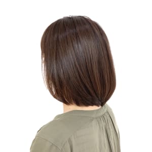 《QUALIS》30代40代やわらかミディアムボブ小顔ひし型