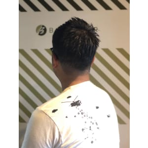 大人の刈り上げスタイル【BARBER-BAR】