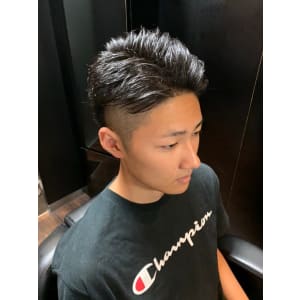 黒ガミツーブロック＜理容室＞＜銀座＞＜メンズ＞＜ショート＞