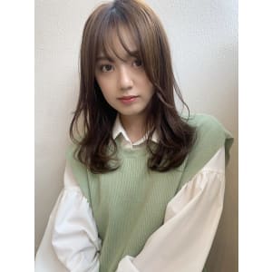 毛先パーマ　まとまりのいい内巻きミディ