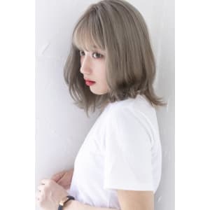 ハイトーングレージュミルクティーベージュ愛され大人ボブ
