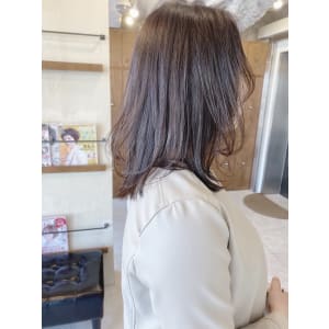 外ハネくびれヘア