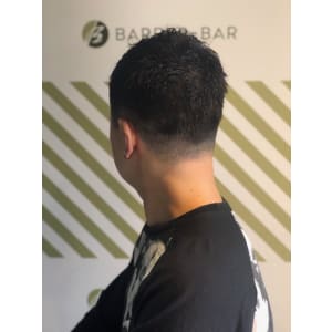 大人の刈り上げスタイル【BARBER-BAR】