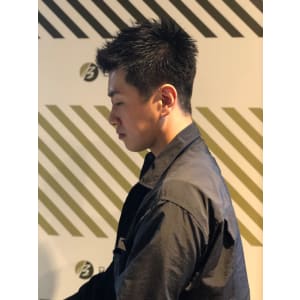 大人の刈り上げスタイル【BARBER-BAR】