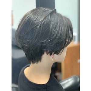 黒髪ハンサムショート