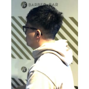 大人の刈り上げスタイル【BARBER-BAR】