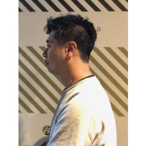 大人の刈り上げスタイル【BARBER-BAR】