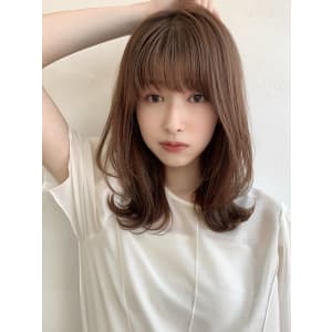 くびれセミディ　レイヤーカット