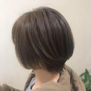 美髪カラー・ショートボブ