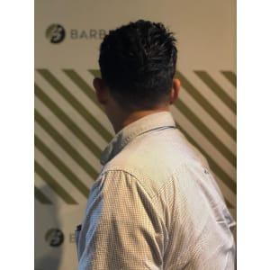 大人の刈り上げスタイル【BARBER-BAR】