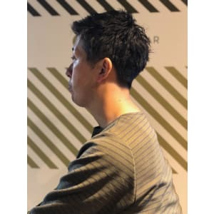 大人の刈り上げスタイル【BARBER-BAR】