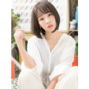 シースルーレイヤーカット小顔前下がりボブ　ひし形シルエット