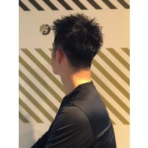 大人の刈り上げスタイル【BARBER-BAR】