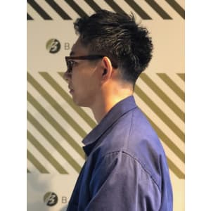 大人の刈り上げスタイル【BARBER-BAR】