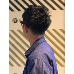 大人の刈り上げスタイル【BARBER-BAR】
